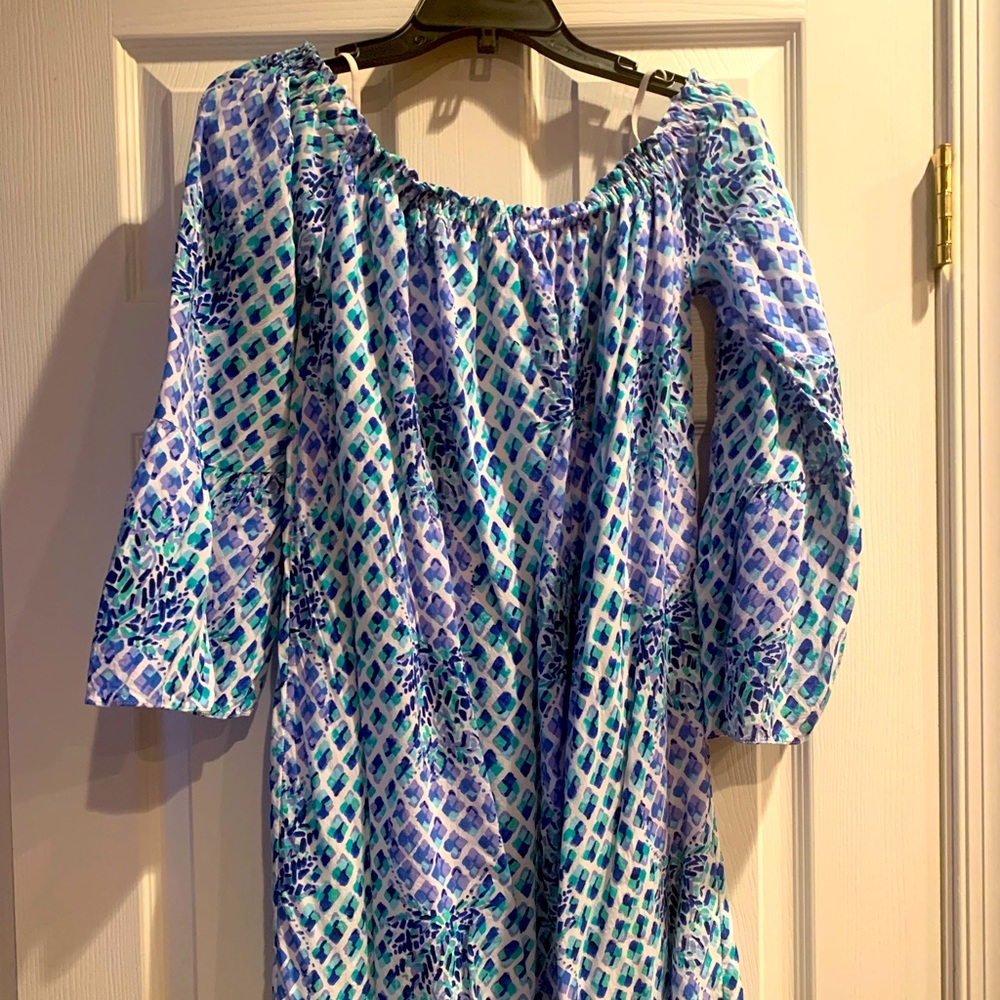 This is a beautiful Lily Pulitzer dress that’s perfect for the summer!